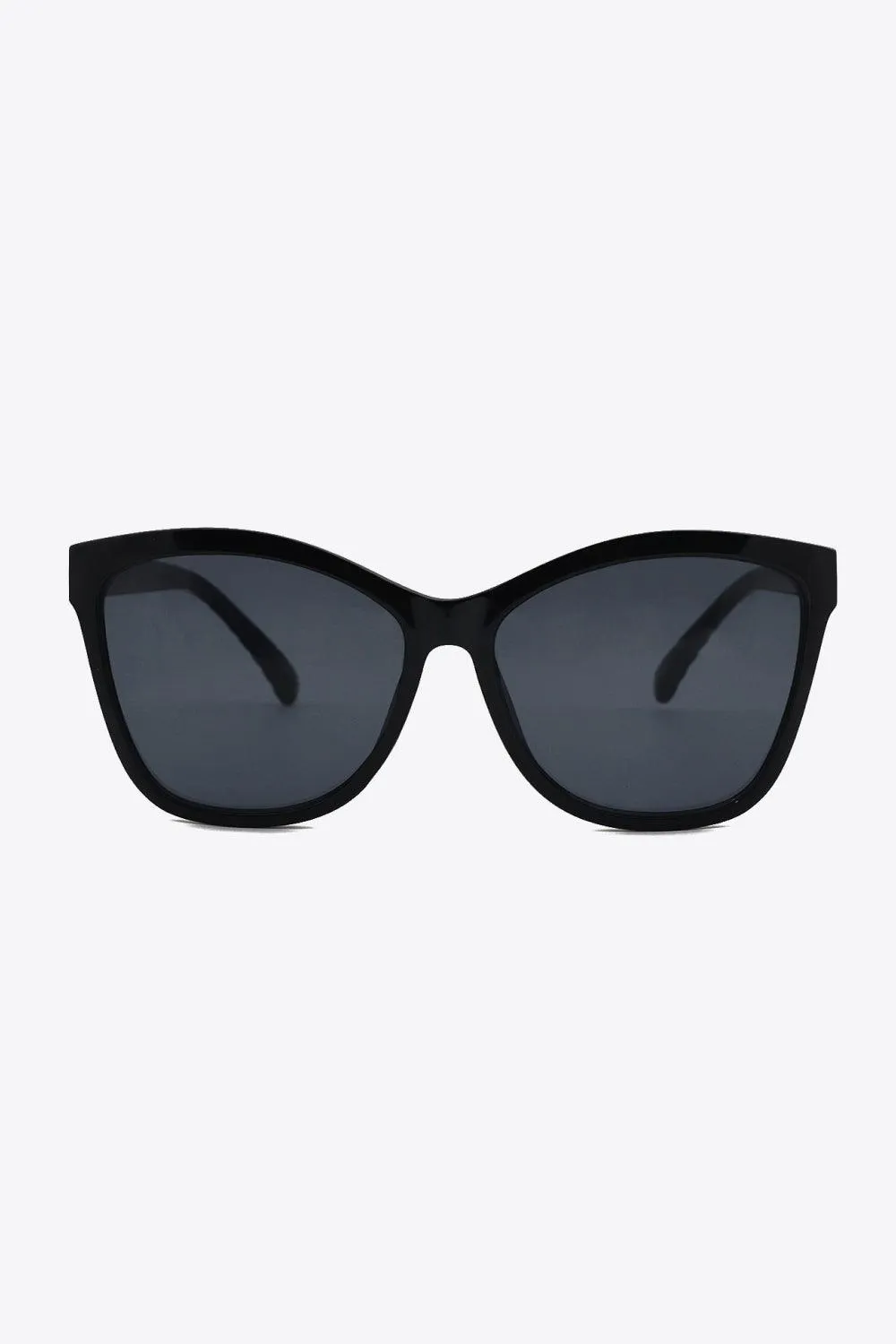 Chic Wayfarer Sunglasses with UV400 Protection and Resilient Polycarbonate Frame
