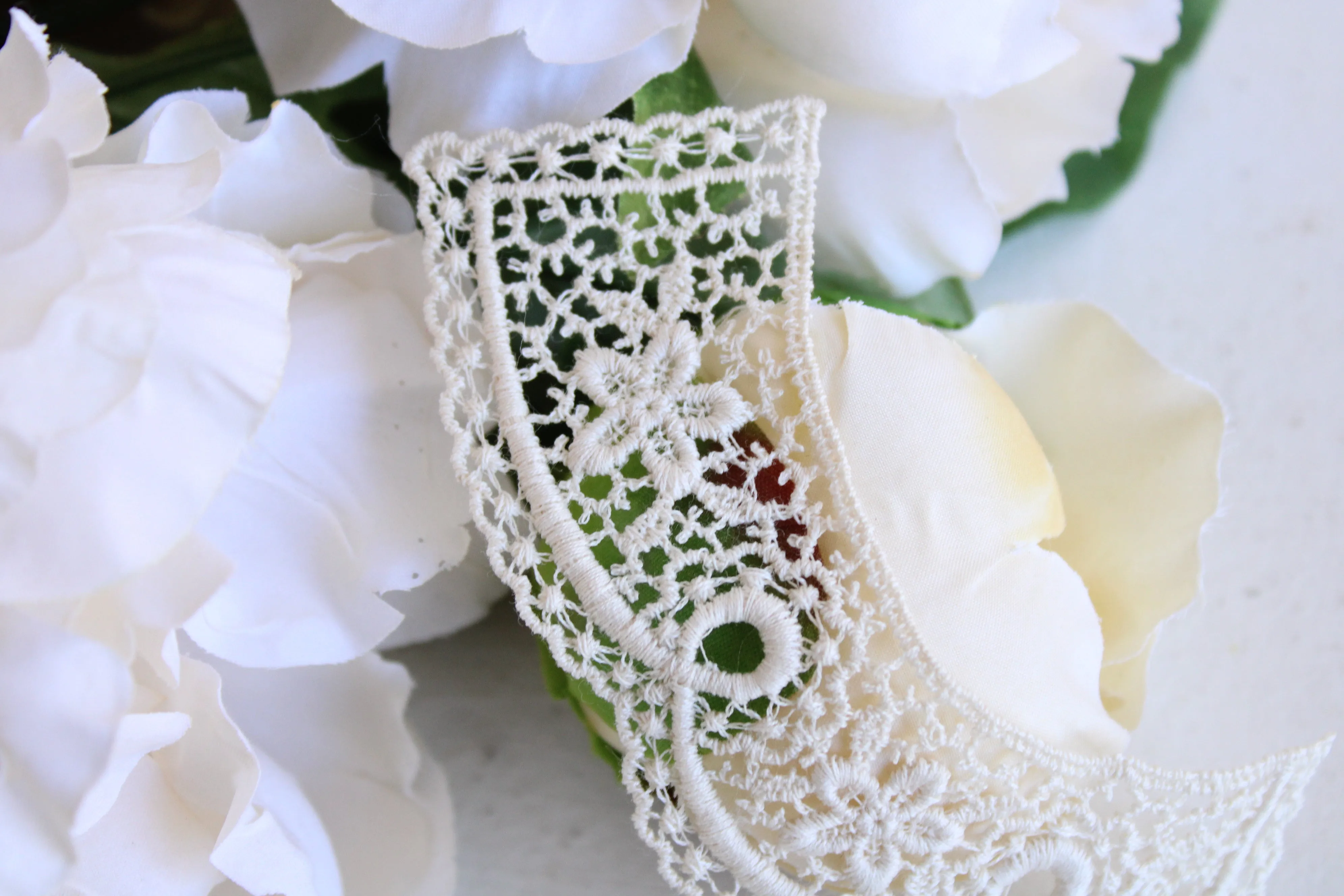 Vintage Ivory Crochet Appliques With Crocheted Flowers